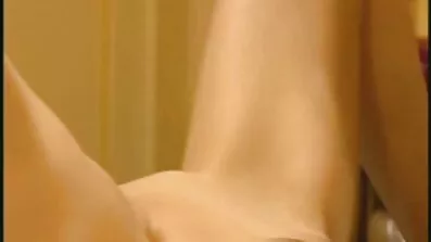 En gratis mogen porr man gick för att ha sex I asshole Närbild med en vacker dam