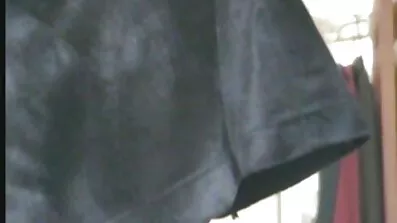 Ebony med stora mjölkningar knullad av en kille naken mogen kvinna med en Anal strap-on