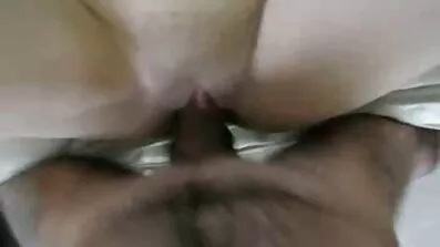 Vacker college flicka behagar med svart man sex i alla positioner porrfilm mogen
