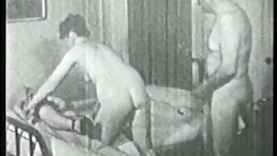 Lust ragazza flicka mycket vände röv i sex med mogna sexiga damer partners