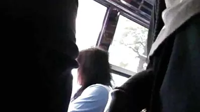 Vid läkarundersökning gav flickan sig svensk mogen porr till gynekologen