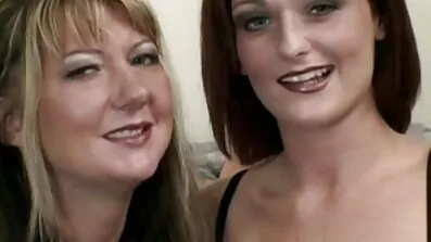 Curly jävla busty outtröttliga vän porr mogen
