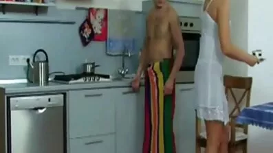Blond Se dato gratis mogna damer gav jobbintervju en erfaren sex agent