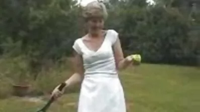 Nya prinsessan visade sig vara röv på snopp äldre mogna damer